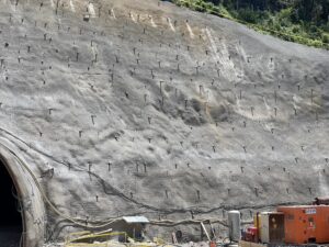 Talud con barras helicoidales